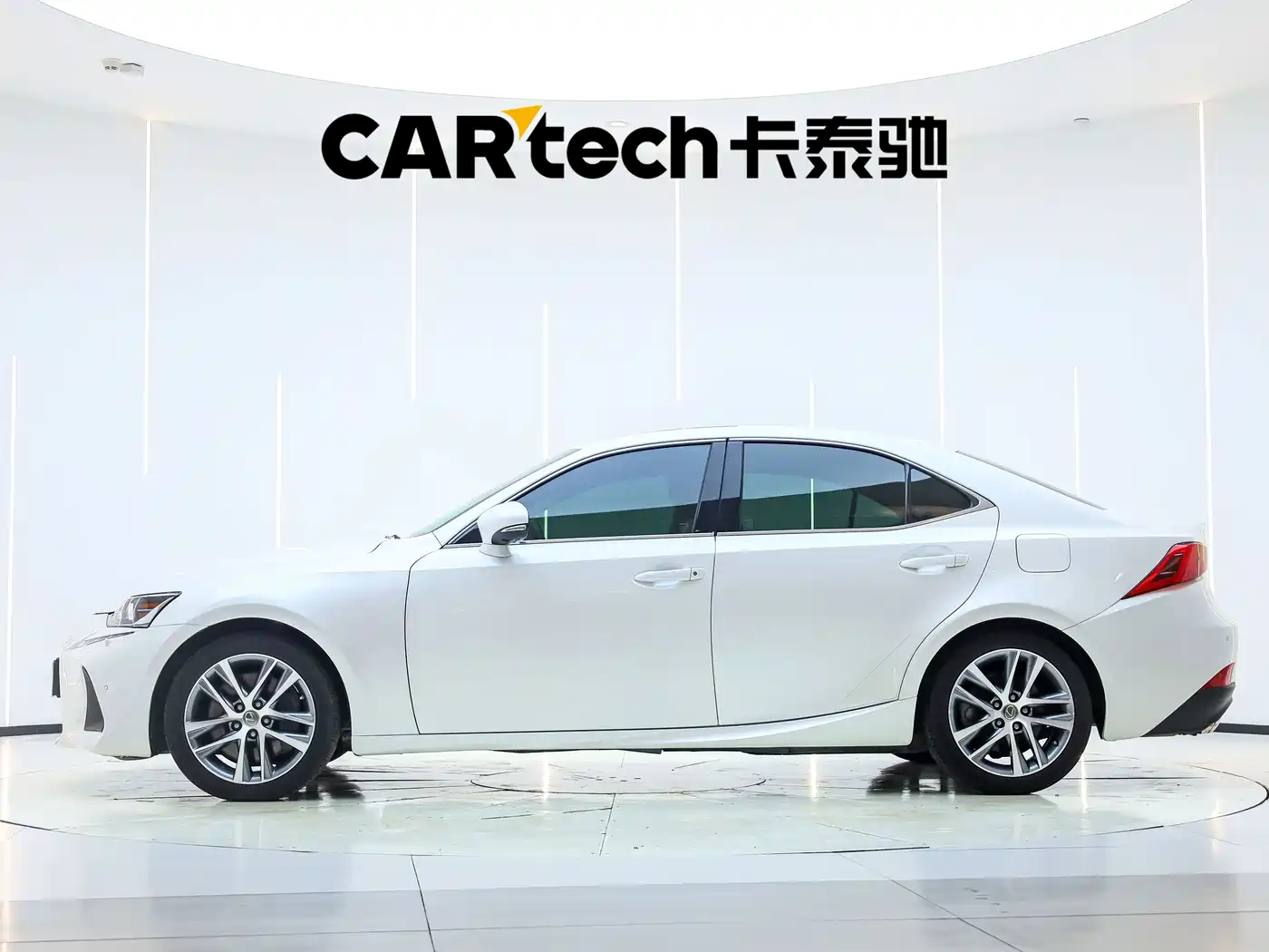 Фото 3 - Lexus IS