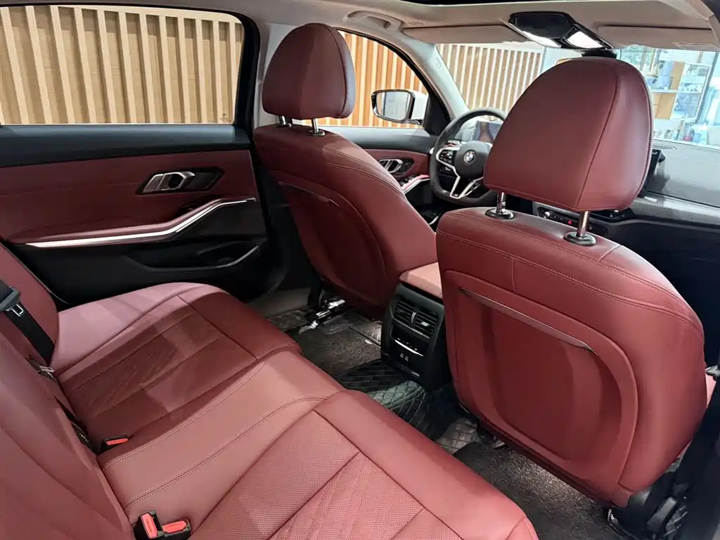 BMW 3 Series 2025 325Li M Sport Package фото 4