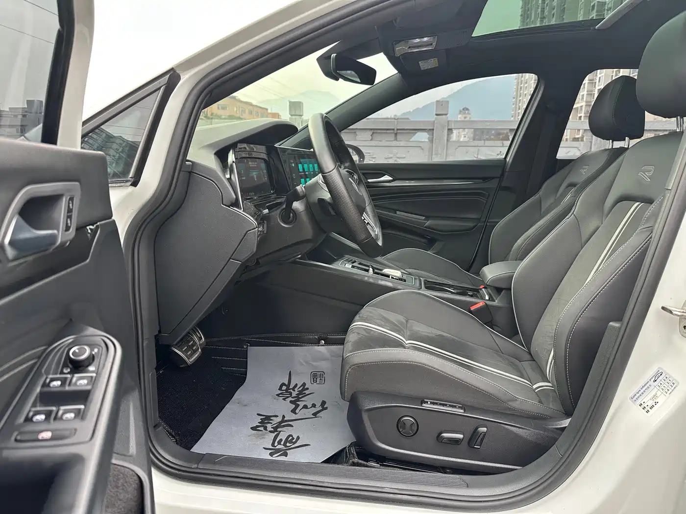 Volkswagen Golf 2023 Facelift 280TSI DSG R-Line Lite фото 4