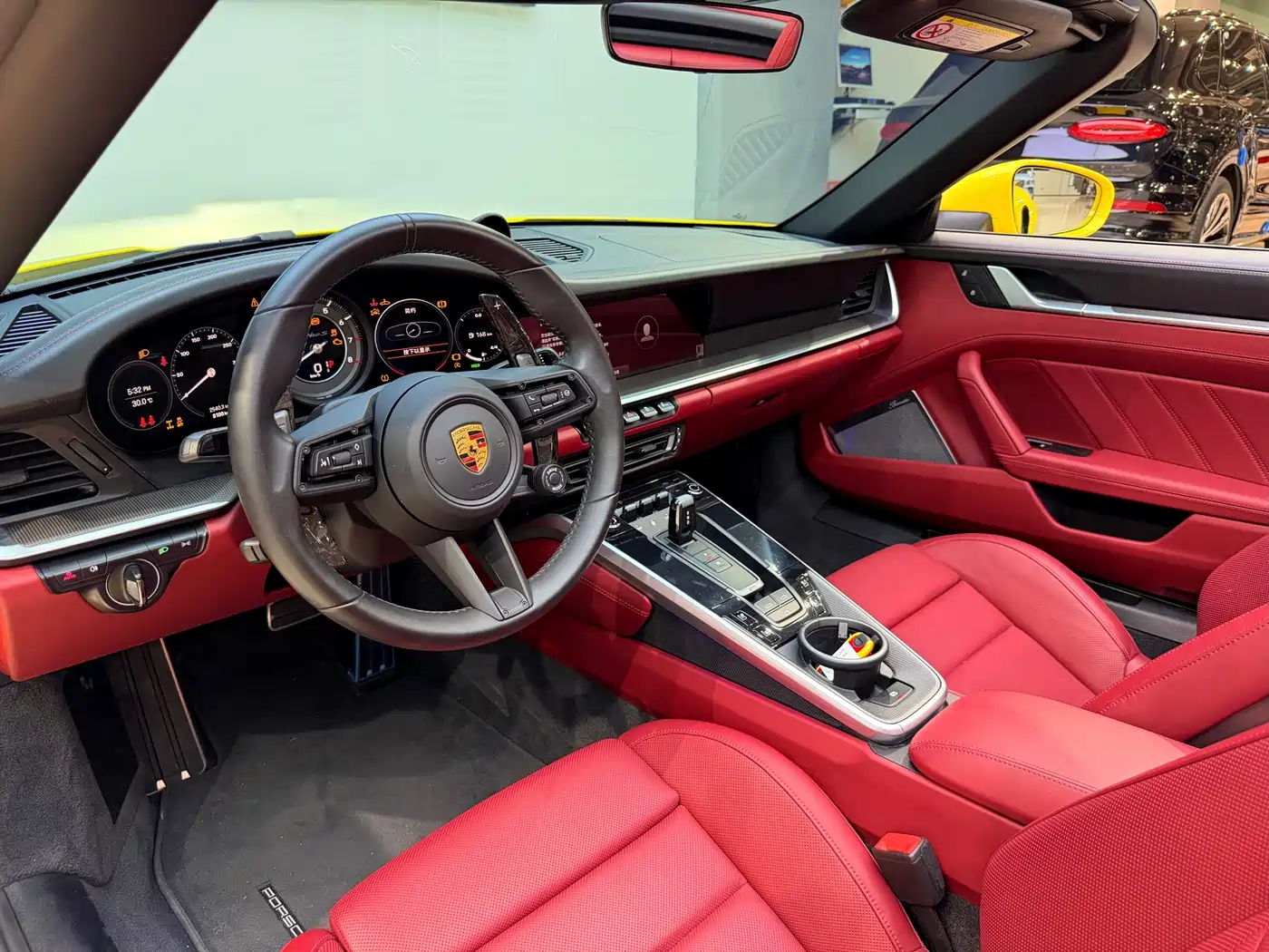 Porsche 911 2022 Turbo S Cabriolet 3.7T фото 6