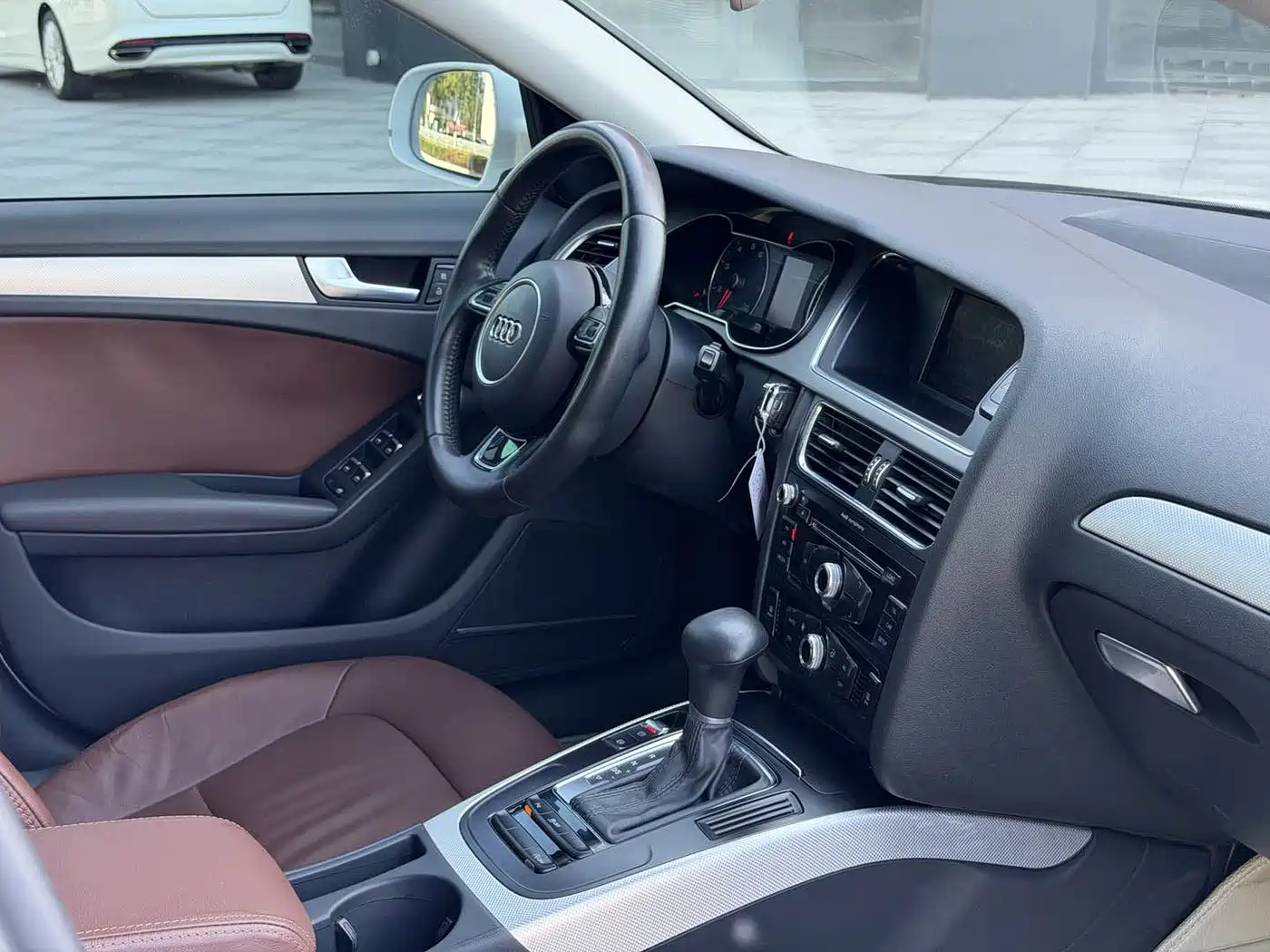 Audi A4L 2013 35 TFSI Automatic Standard фото 12