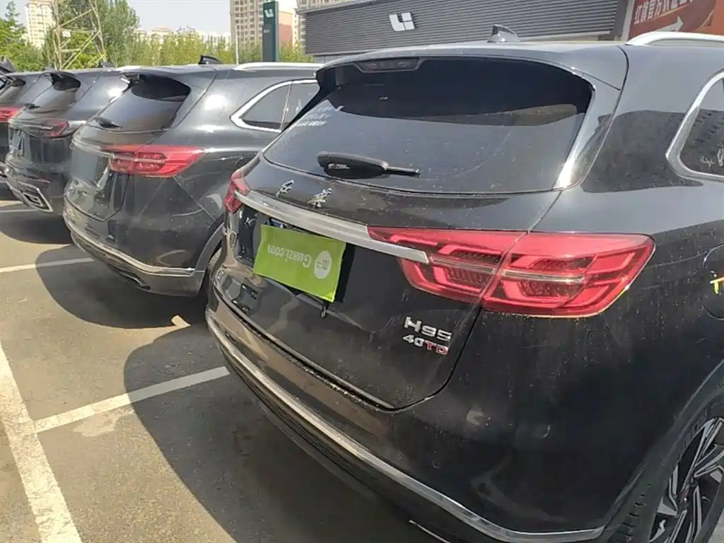 Hongqi HS5 2022 Facelift 2.0T Smart Flag Enjoyment Edition фото 6