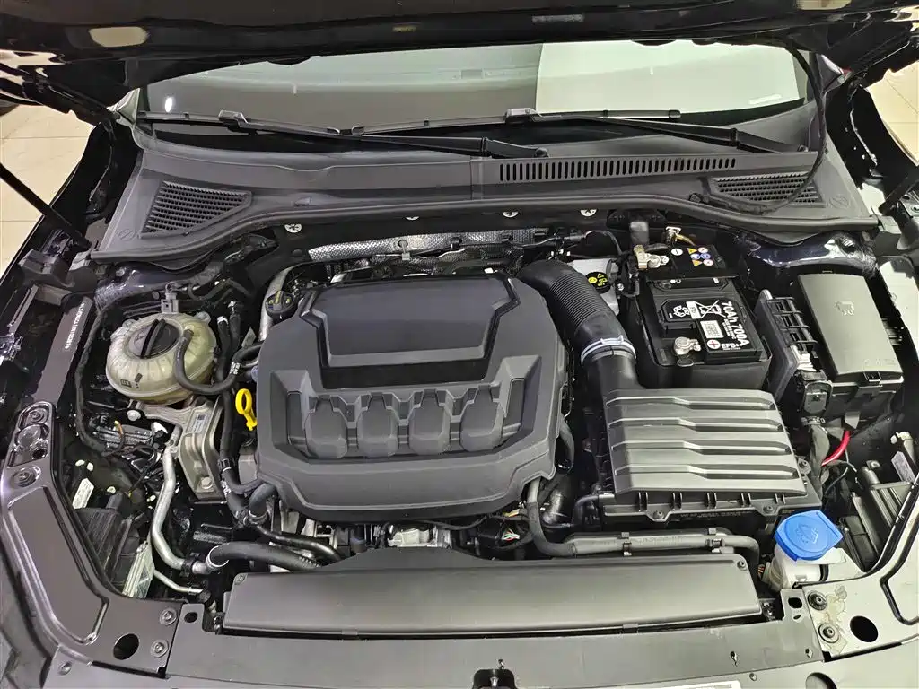 Volkswagen Passat 2024 380TSI Starlight Dragon Soaring Edition фото 16