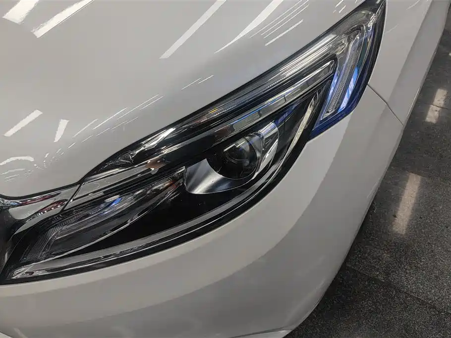 Buick GL8 2018 ES 28T Comfort Type China VI фото 5