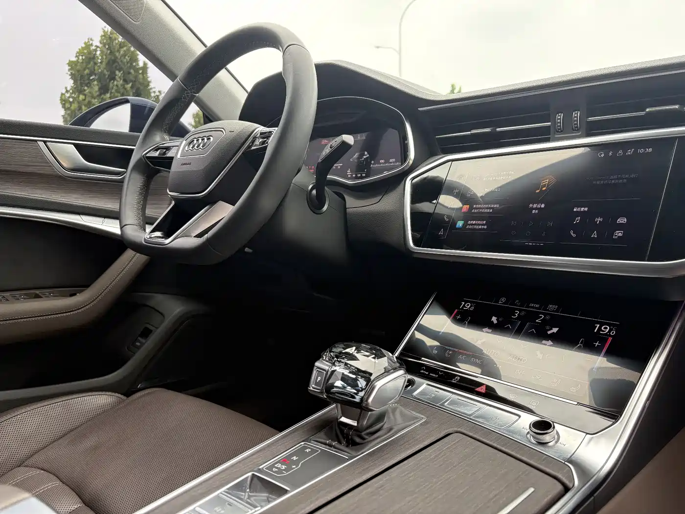 Фото 7 - Audi A7L