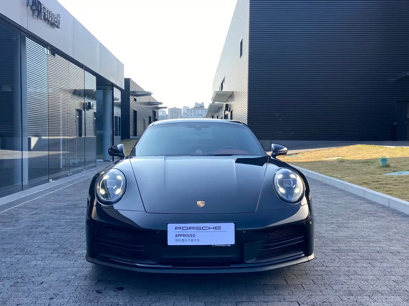 PORSCHE 911