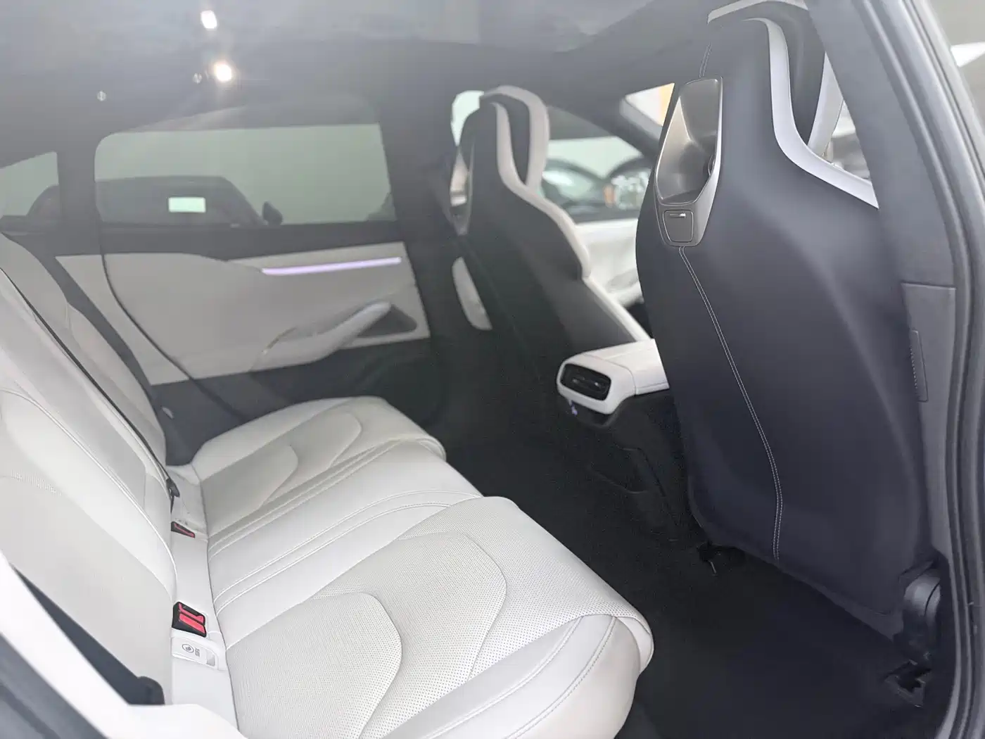 Xiaomi Auto Xiaomi SU7 2024 AWD Extended Range Advanced Smart Driving Max Edition фото 11
