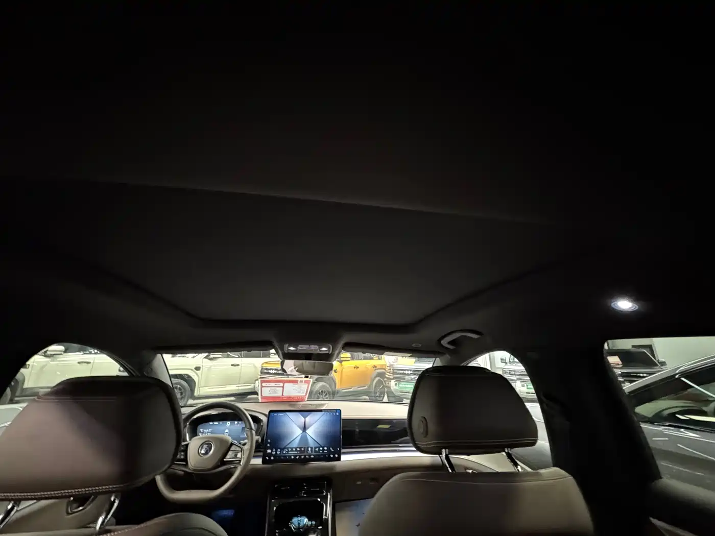 BYD Han 2025 DM-i Smart Driving Edition 125KM Honor фото 25