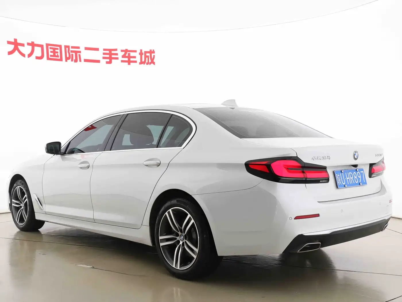 BMW 5 Series 2021 530Li Leading Luxury Package фото 15