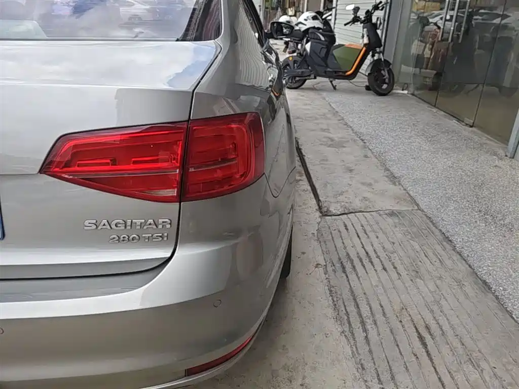 Volkswagen Sagitar 2018 280TSI DSG Comfort фото 8