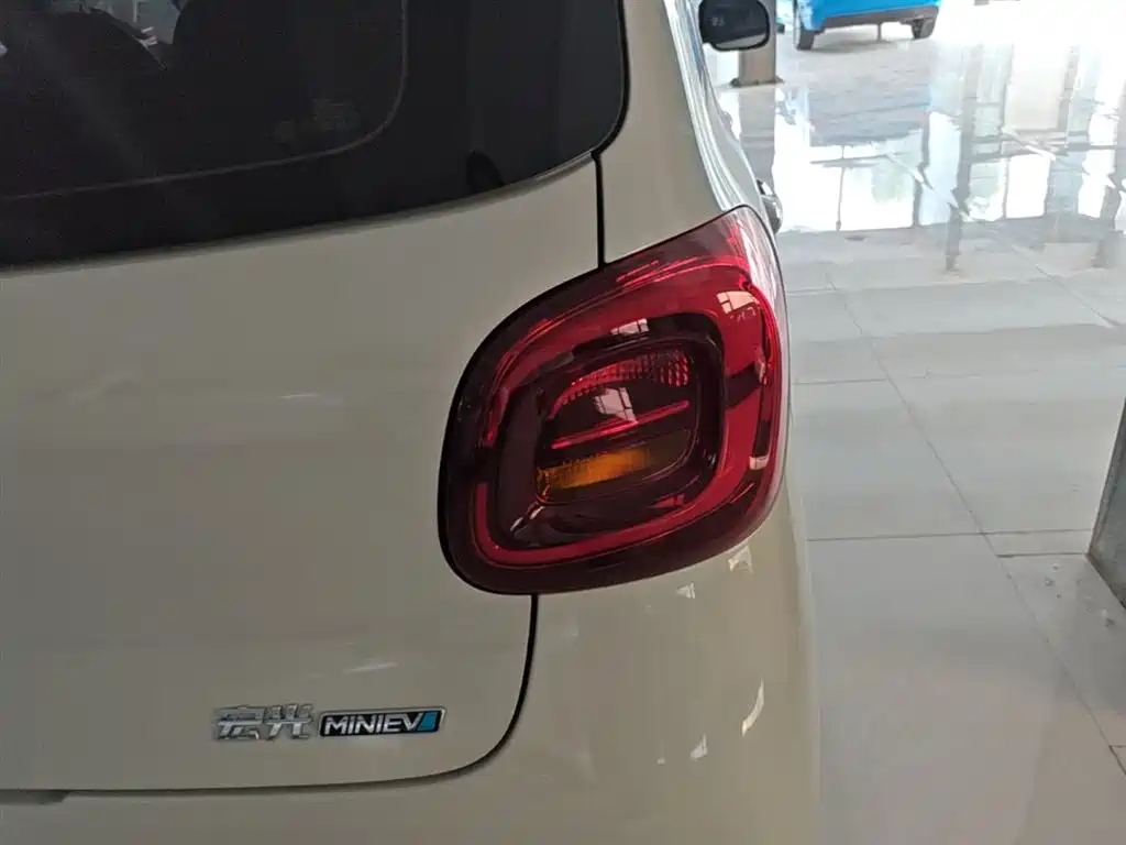Фото 8 - Wuling Motors Hongguang MINIEV