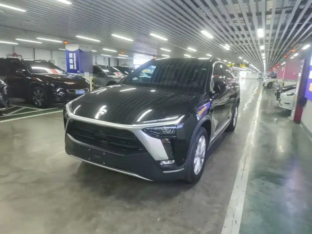 Фото 1 - NIO ES8