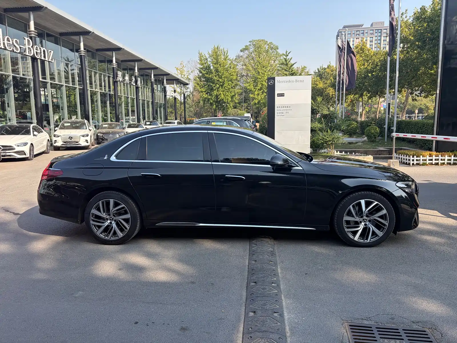 Фото 3 - Mercedes-Benz E-Class