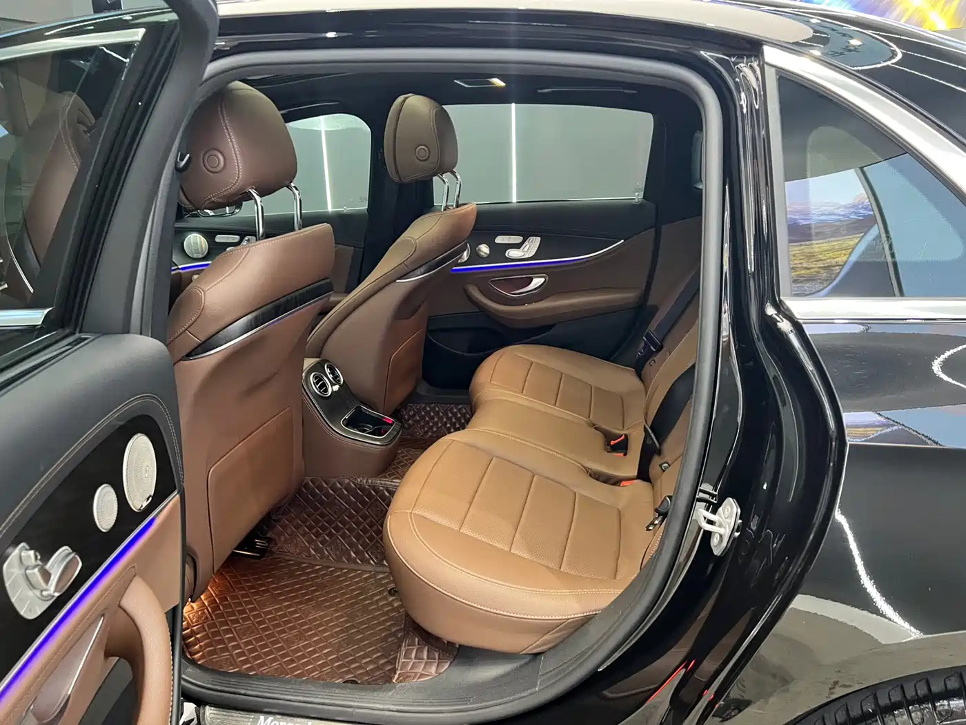 Mercedes-Benz E-Class 2023 E 300 L Sport Luxury фото 6