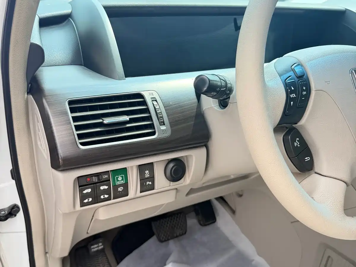 Honda Elysion 2013 2012 2.4L VTi-S Premium Edition