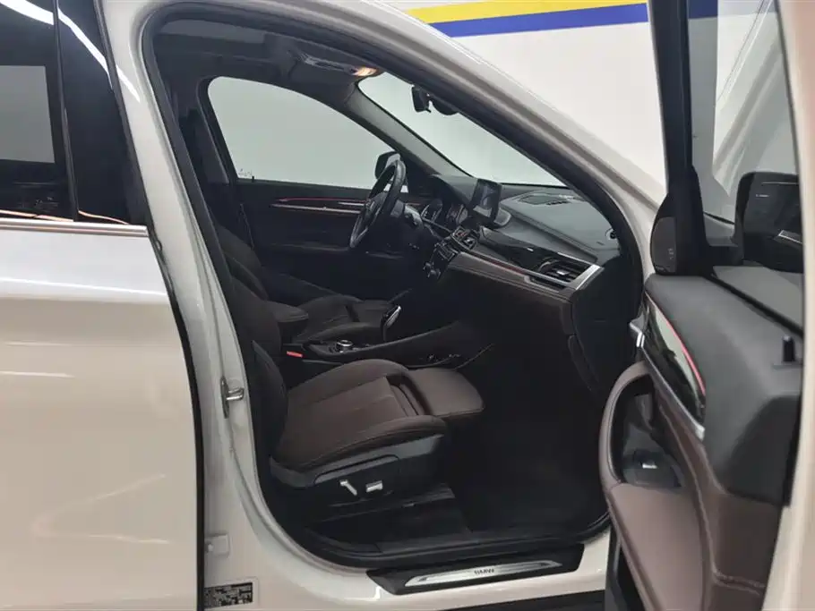 BMW X1 2022 xDrive25Li Premium фото 8