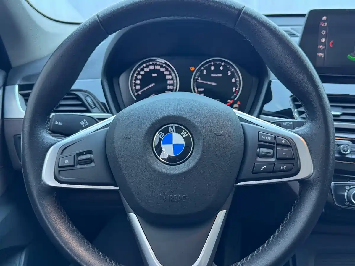 BMW X1 2022 sDrive20Li Fashion фото 11