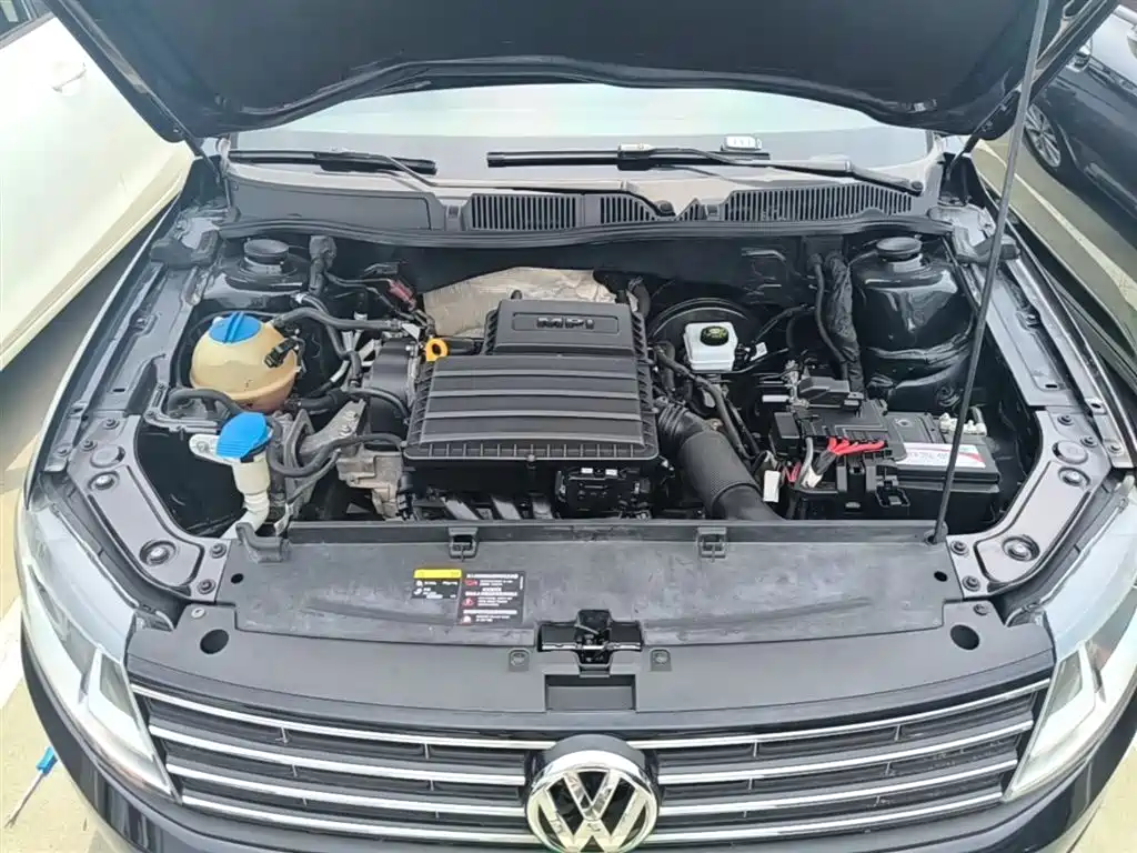 Volkswagen Lavida 2017 1.6L Automatic Comfort Edition фото 20