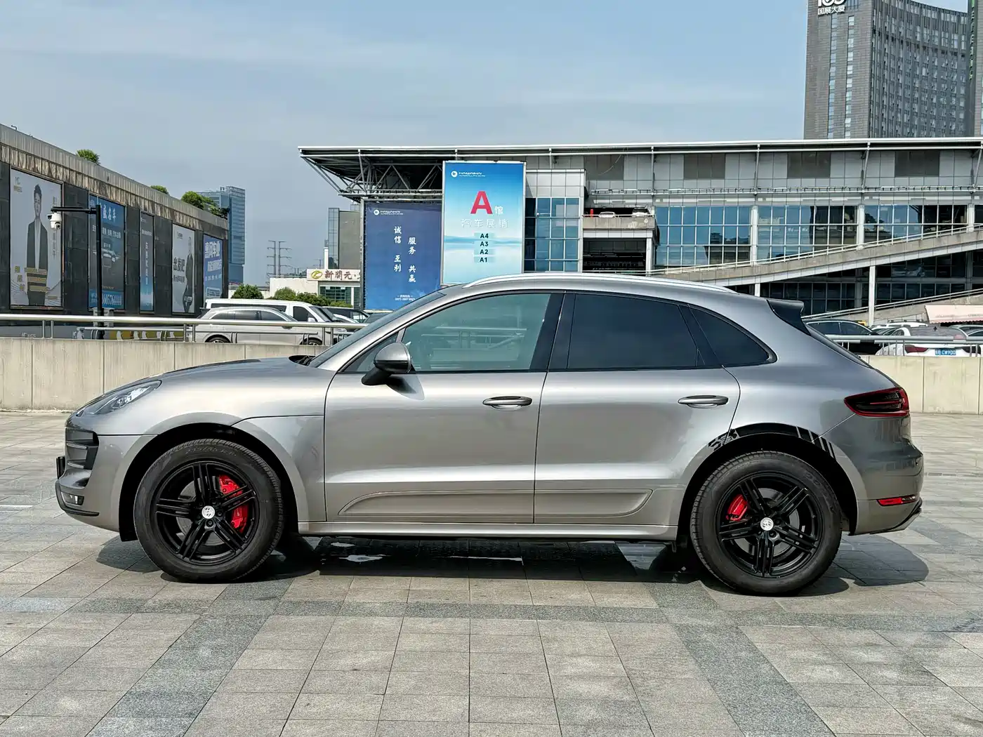 Porsche Macan 2014 Macan Turbo 3.6T фото 3