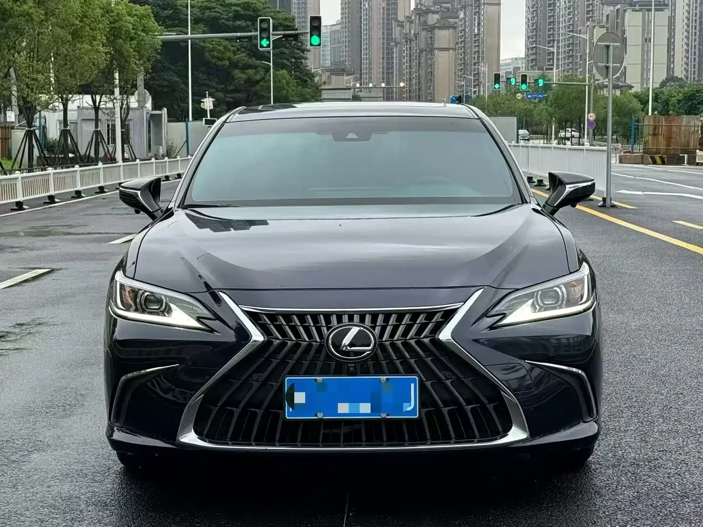 Lexus ES 2023 200 Excellence Edition фото 2