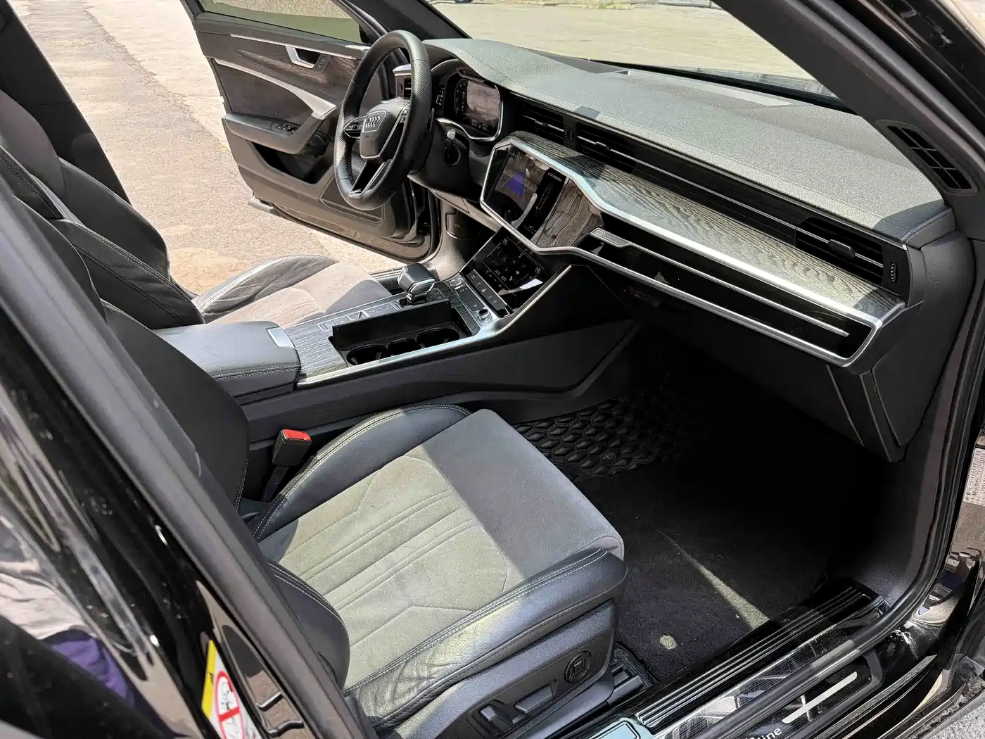 Audi A6L 2019 40 TFSI Luxury Dynamic фото 12