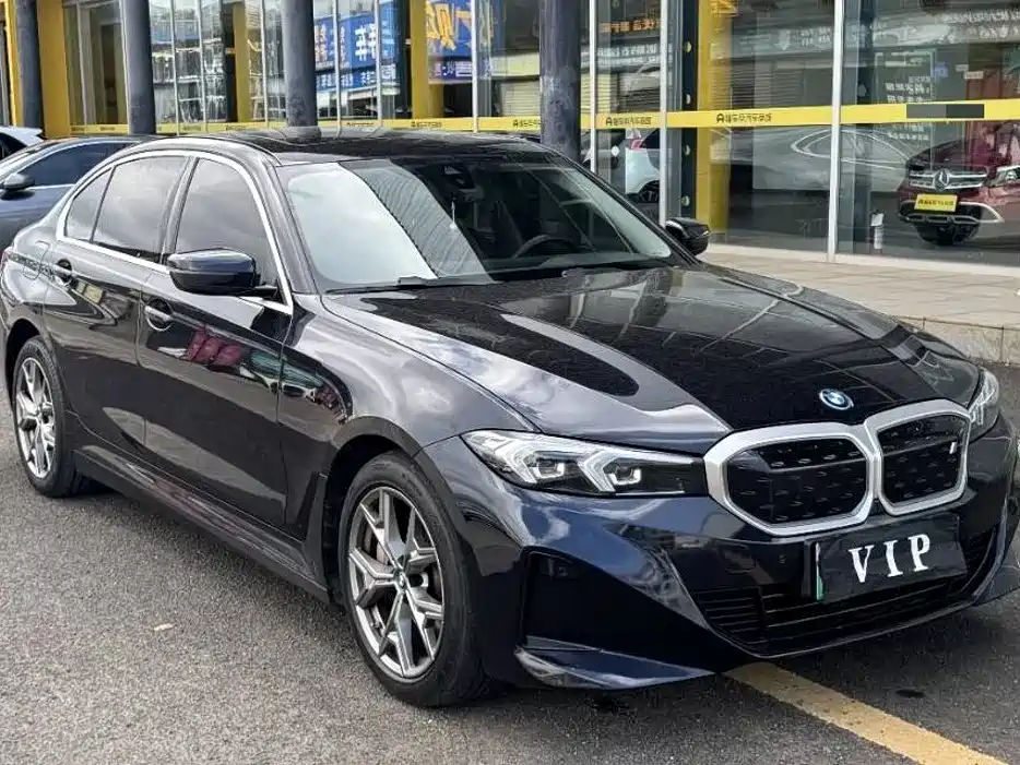 Photo 2 - BMW i3