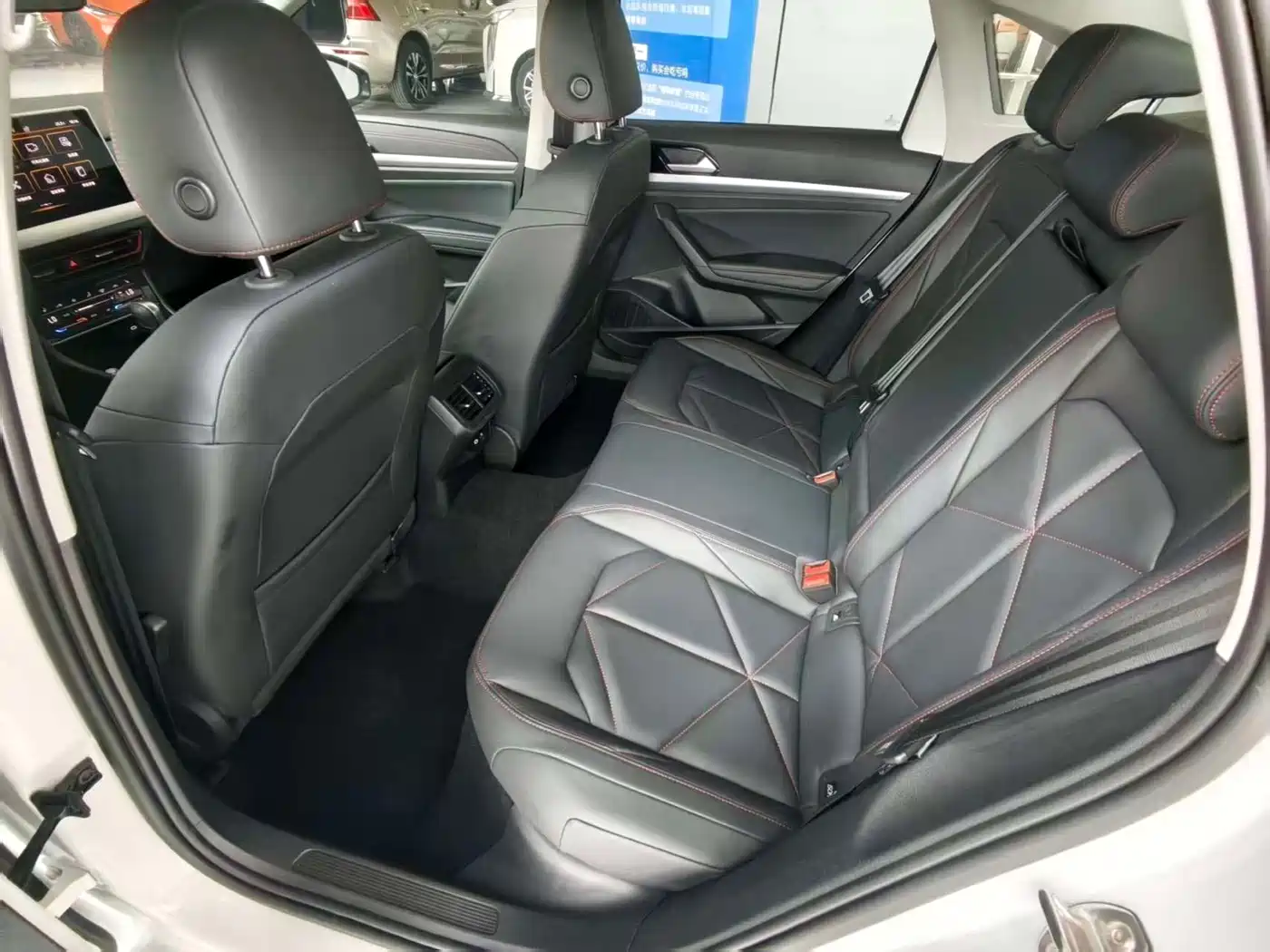 Volkswagen Lavida 2024 Model 300TSI DSG Starlight Leading Edition фото 20