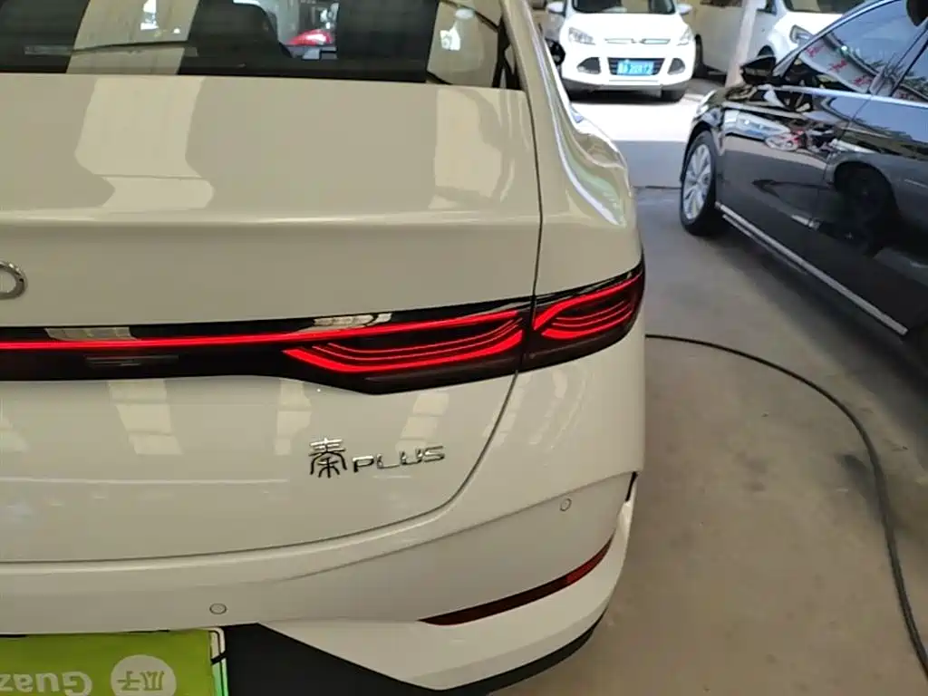 BYD Qin PLUS 2025 DM-i Smart Drive 55KM Leader фото 8
