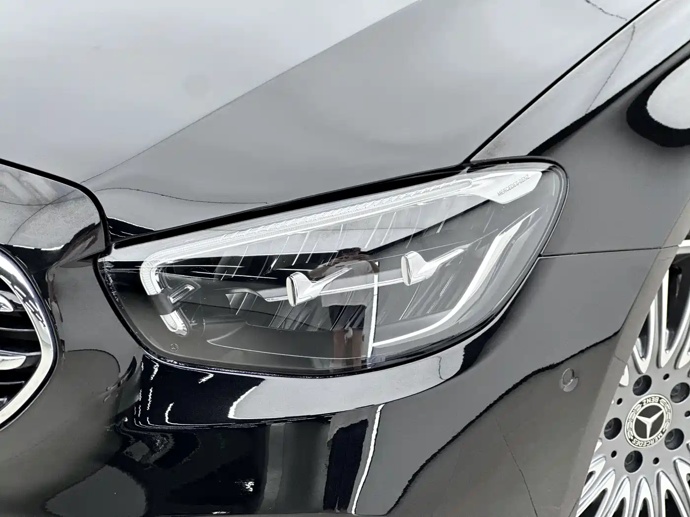 Mercedes-Benz E-Class 2023 E 300 L Luxury фото 13