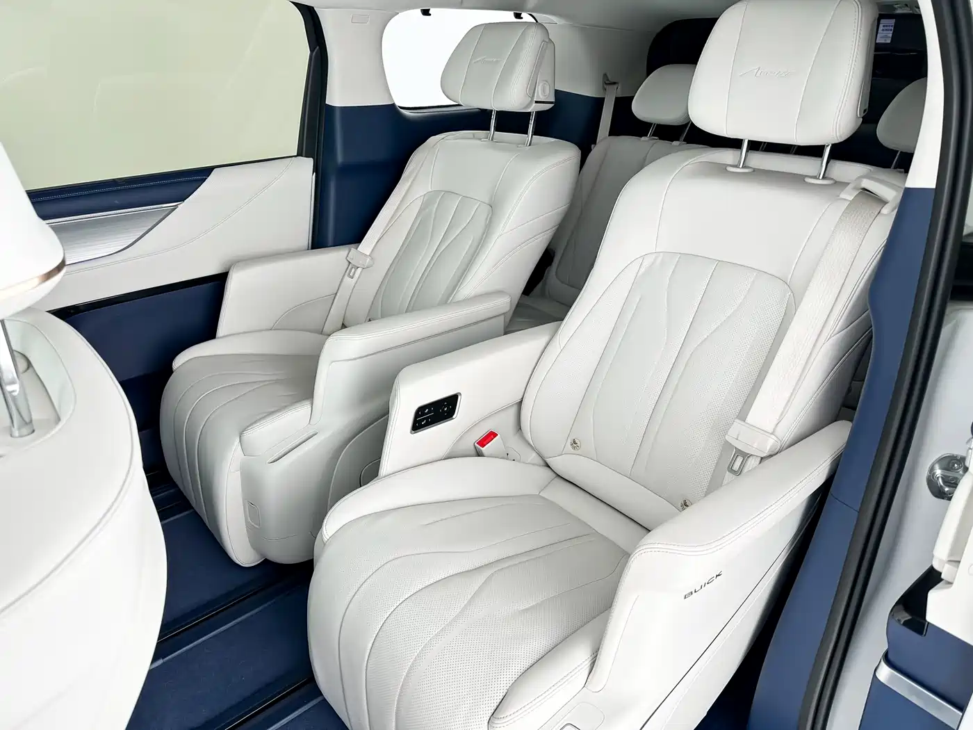 Buick GL8 New Energy 2024 Landglory Luxury Edition 7-Seater фото 4