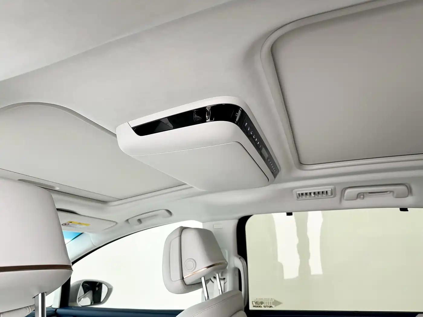 Buick GL8 New Energy 2024 Landglory Luxury Edition 7-Seater фото 7