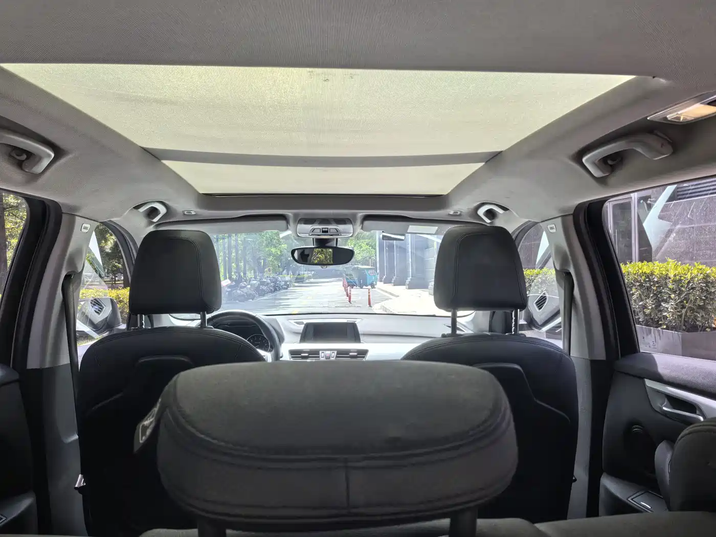 BMW X1 2018 sDrive18Li Premium Model фото 10