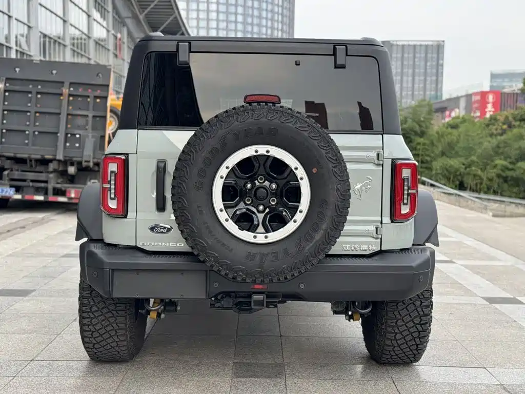 Ford Bronco 2025 2024 2.3T Badlands