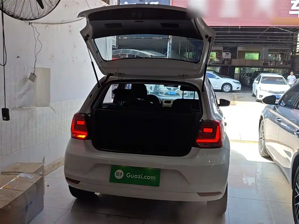 Volkswagen Polo 2016 1.4L Automatic Trend фото 19