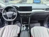 Photo 14 - Ford Escape