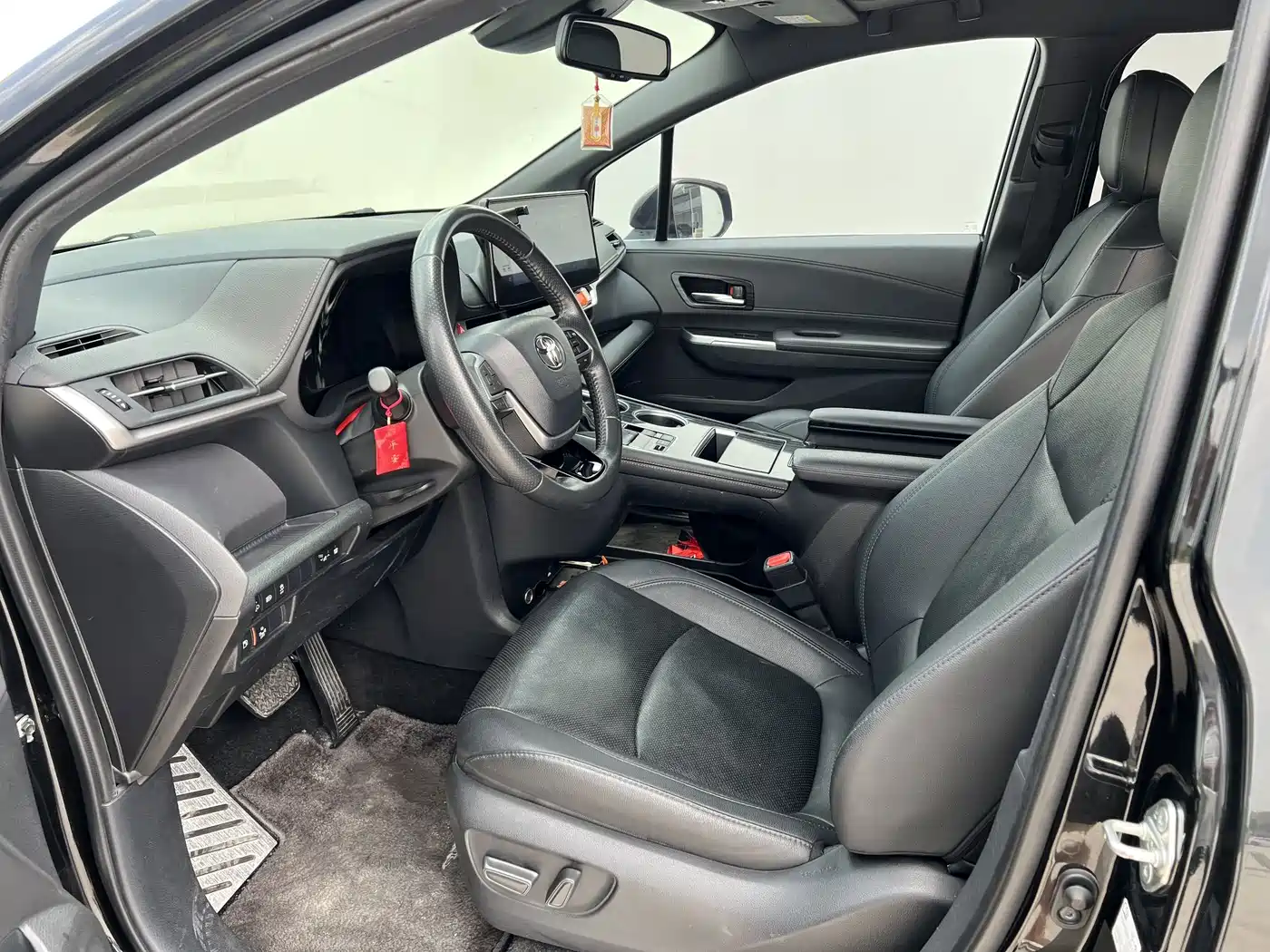 صورة 8 - Toyota Sienna