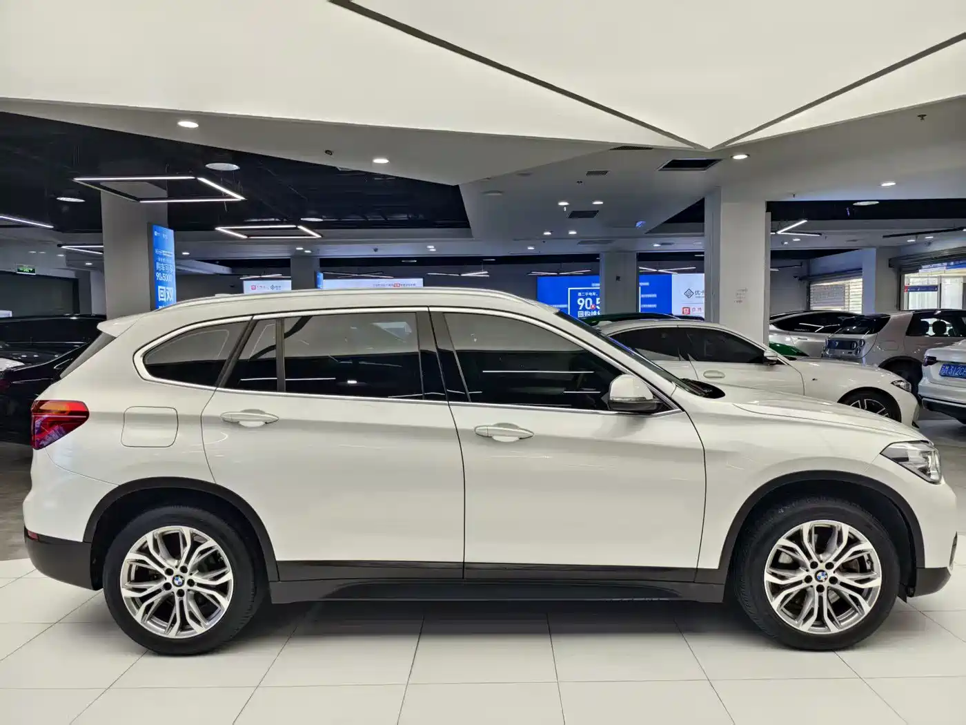 BMW X1 2019 sDrive20Li Leading Model фото 18