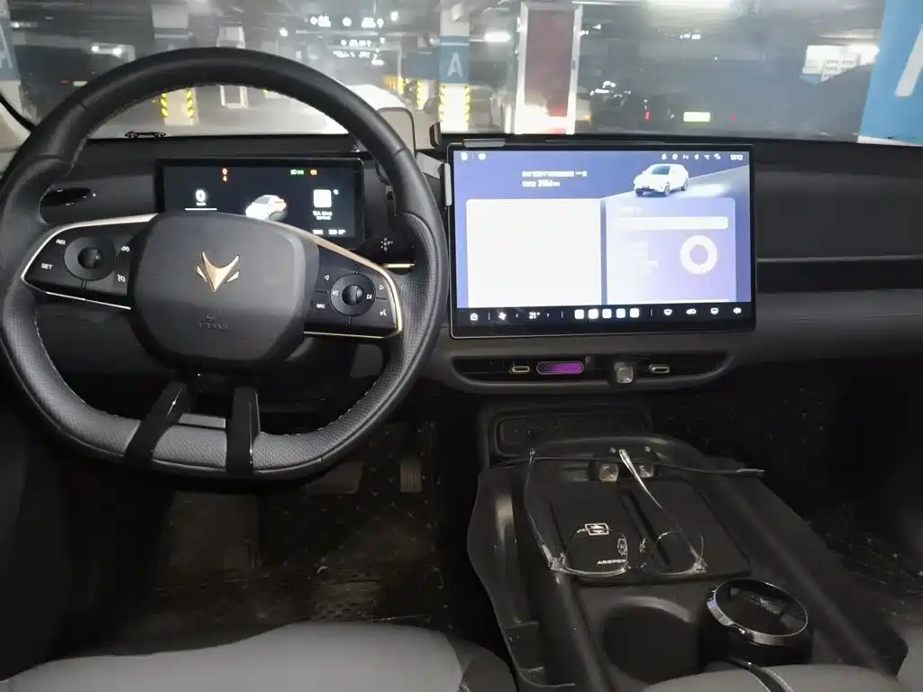 ARCFOX T1 2025 2025 425 Mid-range Version