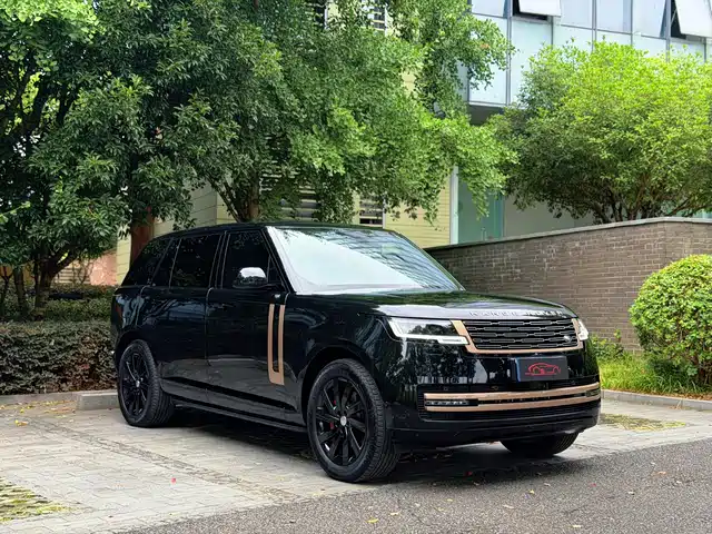 Land Rover Range Rover 2025 3.0 L6 400PS Flourishing Era Extended Wheelbase — фото 4