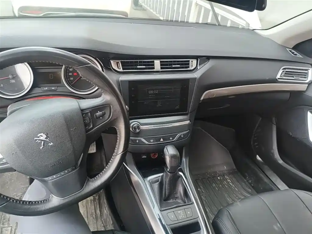 Peugeot 408 2014 1.8L Automatic Luxury Edition фото 10