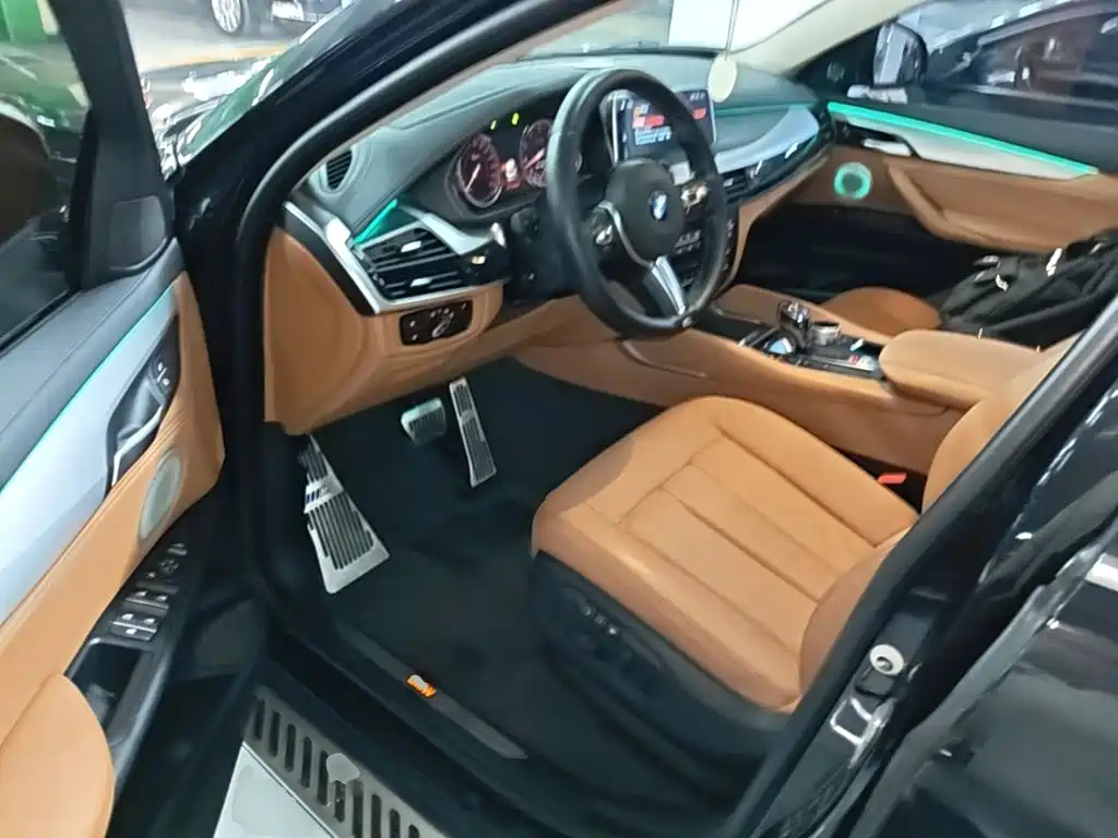 Фото 16 - BMW X6
