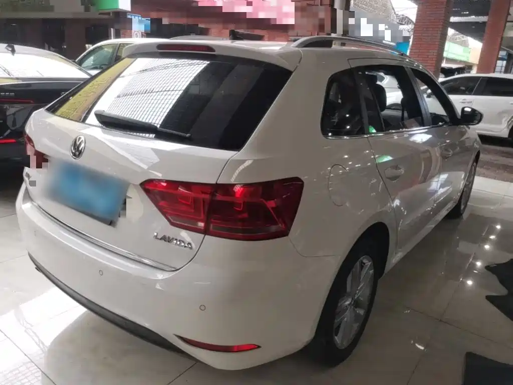Фото 7 - Volkswagen Lavida Tour