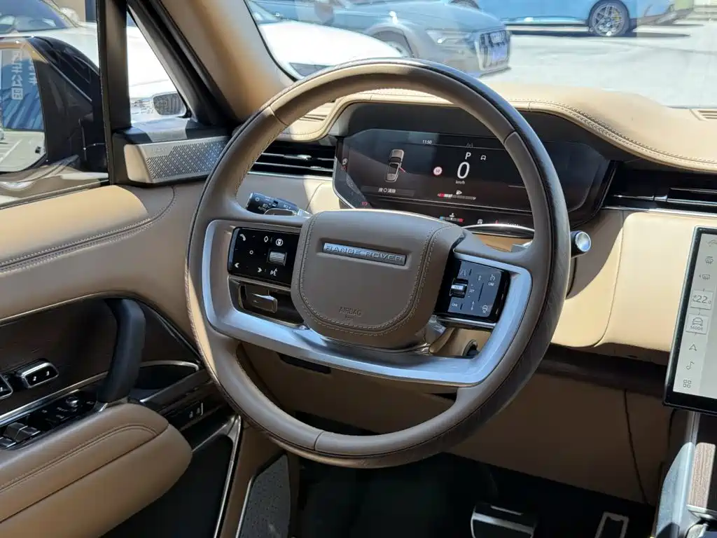 Land Rover Range Rover 2025 2025 3.0 L6 400PS Genesis Extended Wheelbase