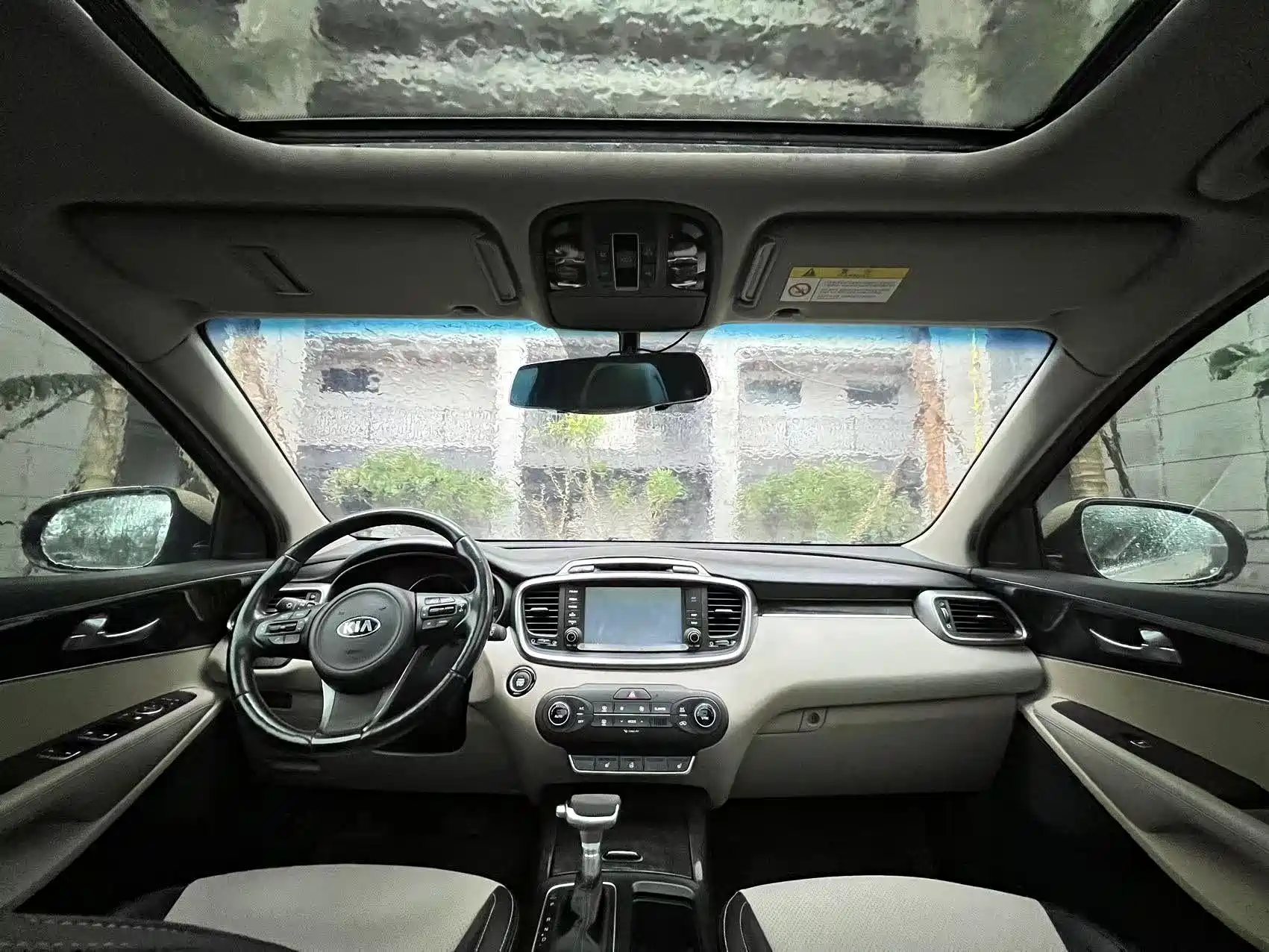 Photo 4 - Kia Sorento