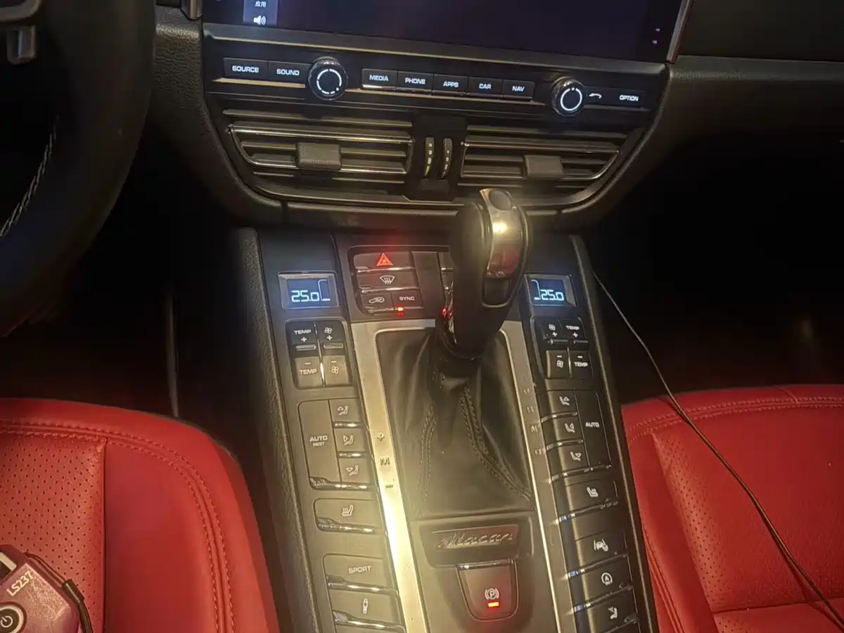 Porsche Macan 2021 Macan 2.0T фото 9