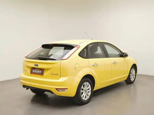 Ford Focus 2012 Hatchback Classic 1.8L Auto Base — фото 2