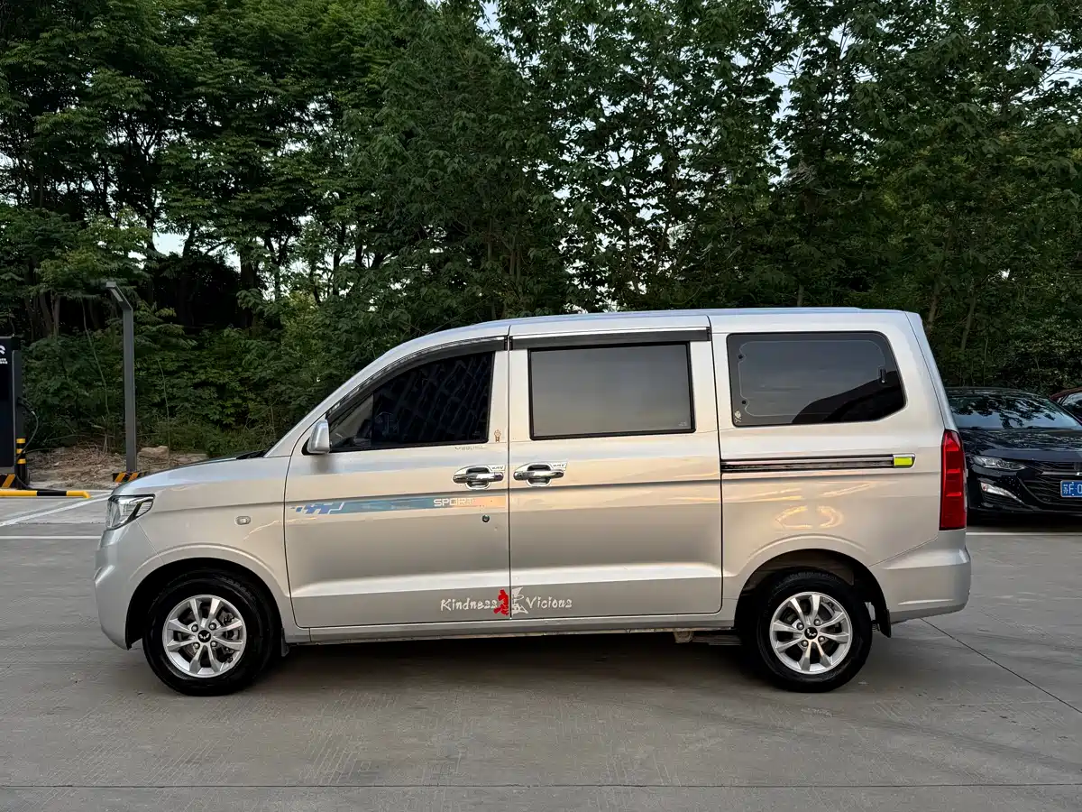 Фото 3 - Wuling Motors Wuling Hongguang V
