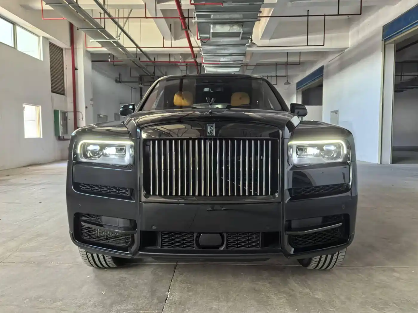 Rolls-Royce Cullinan 2024 Black Badge фото 2