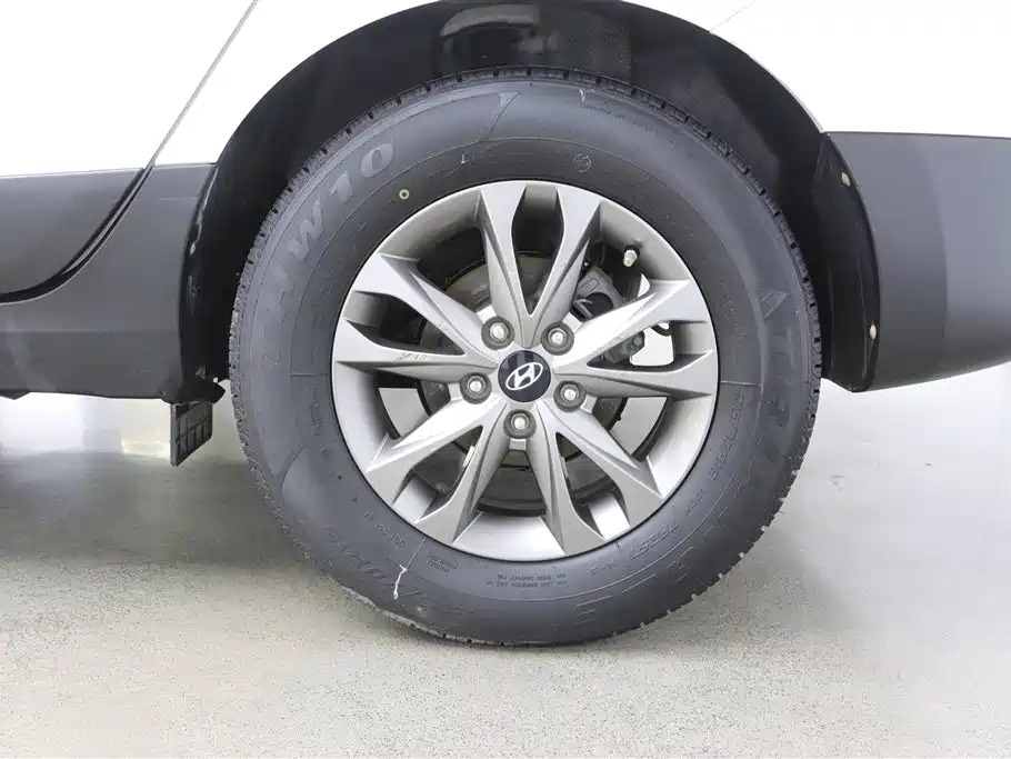 Hyundai Beijing Hyundai ix35 2015 2.0L Automatic 2WD Comfort China V фото 31