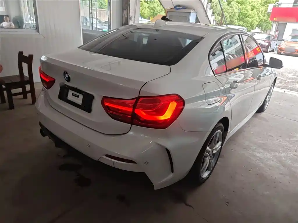 BMW 1 Series 2019 118i M Sport Package фото 7